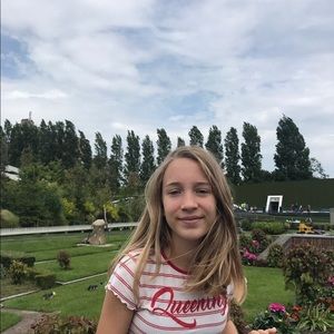 Meet your Posher, Chloe